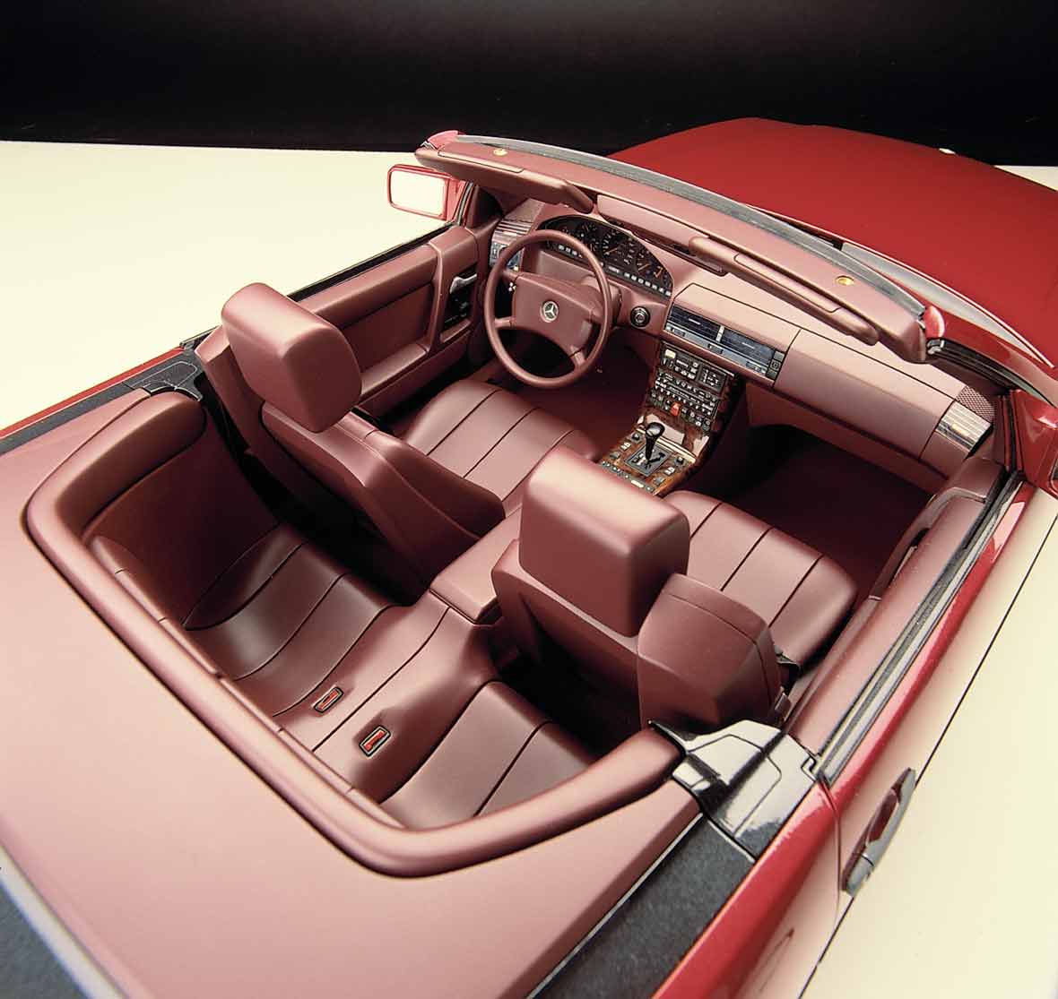 Mercedes R129 unutrašnjost