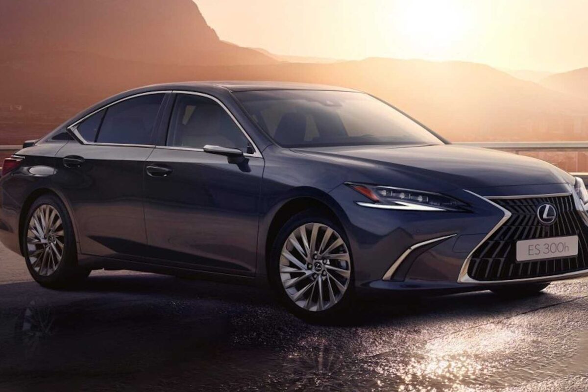 Unapređeni Lexus ES spreman za evropske kupce