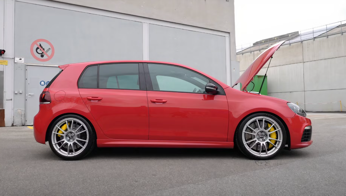 VW Golf s preko 1.000 ks ispod haube (VIDEO)