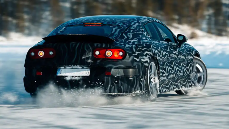 Mercedes-AMG koji će se staviti naspram Porsche Taycana debituje u junu