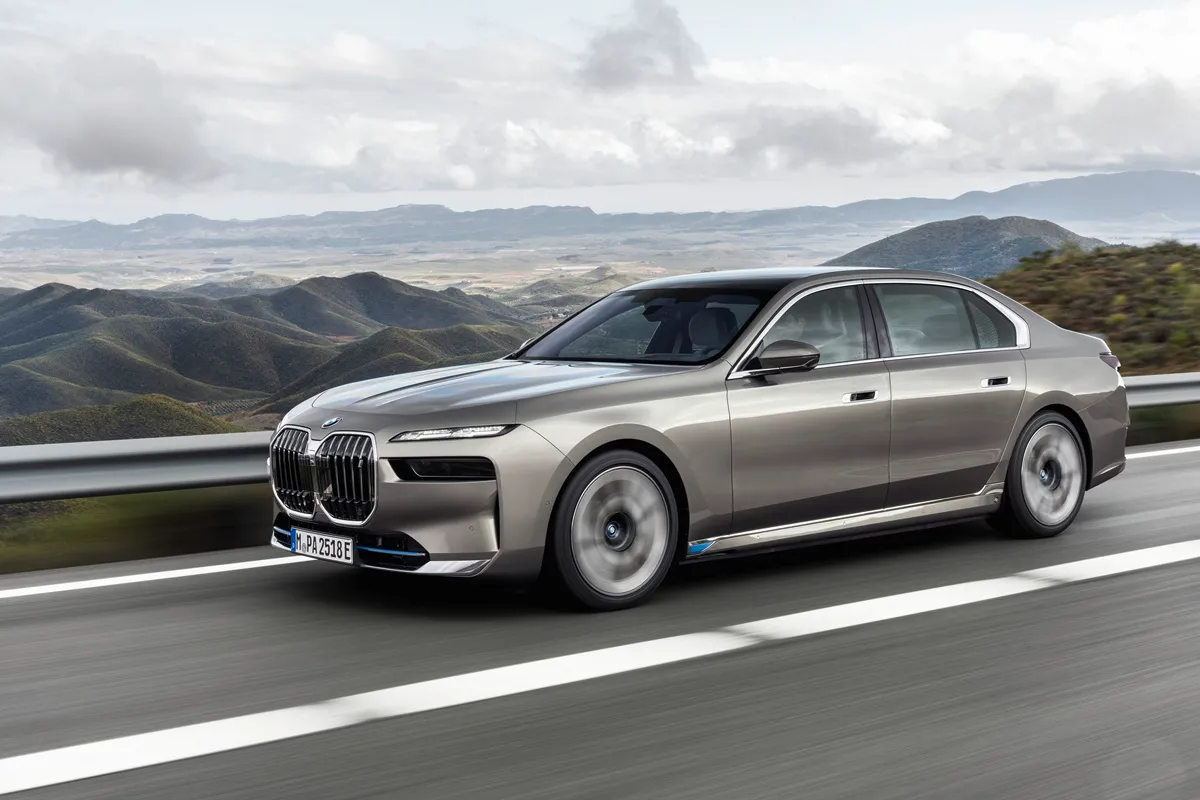 Premijerno predstavljeni novi BMW Serije 7  i električni BMW i7