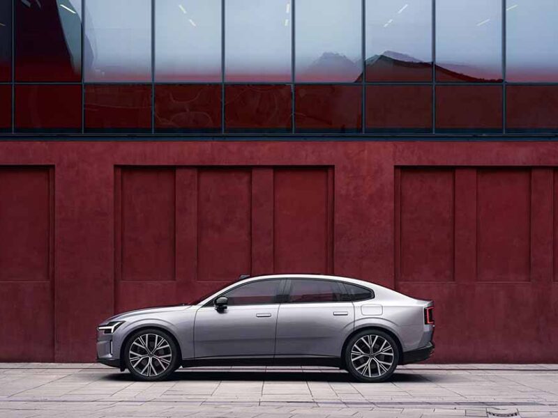 Volvo ES90: veliki automobil, mali otisak