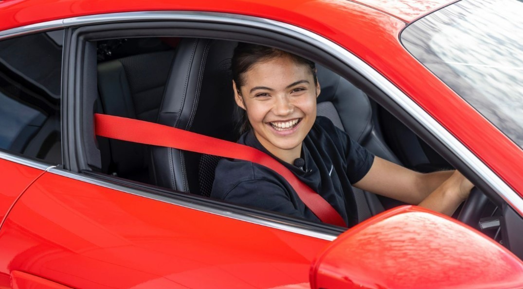 Ema Radukanu voli Porsche ali kaže da nikada neće prodati svoju Daciju Sandero