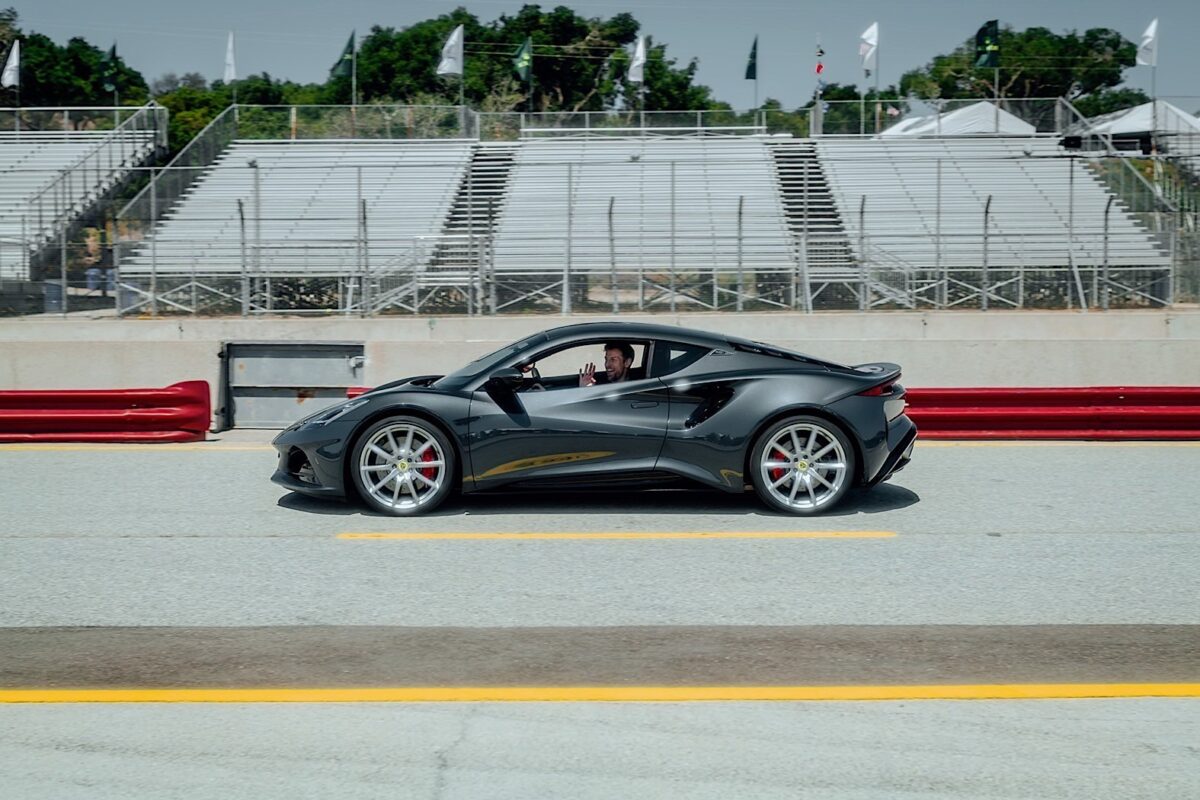 Lotus Emira s četvorocilindarskim motorom spremna za premijeru