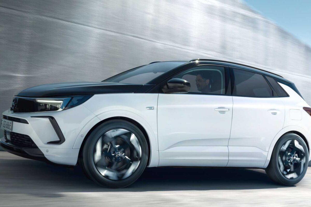 Opel Grandland GSe pristiže s 300 ks i pogonom na sve točkove