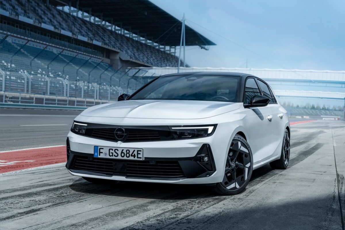 Opel skinuo veo s Astre i Astre Sports Tourer GSe (VIDEO)