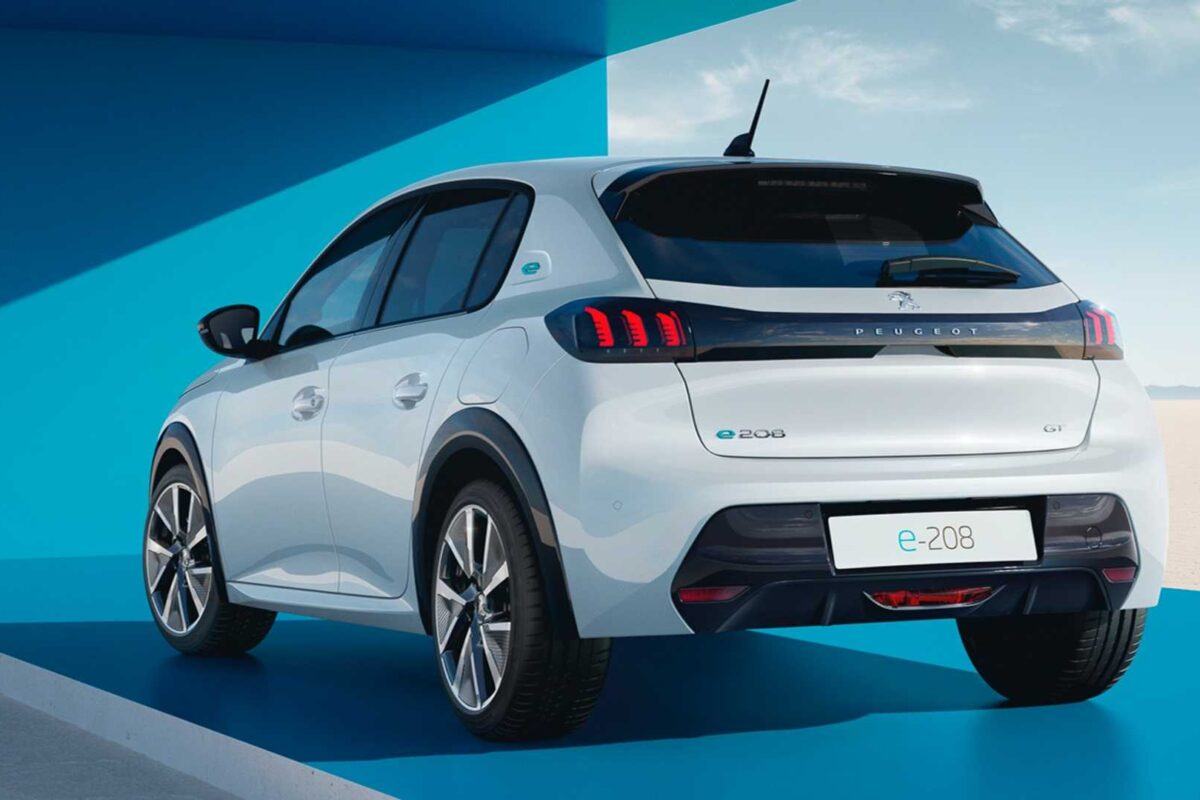 Revidirani Peugeot e-208 dolazi s više snage i većim dometom