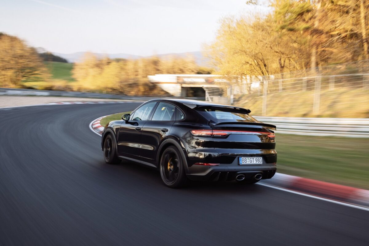 Porscheov vodonični V8 snažan podjednako kao benzinac