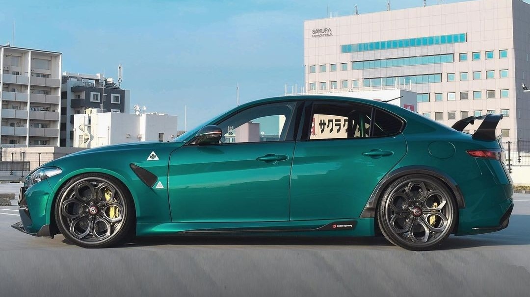 Alfa Romeo Giulia GTA može da ima nešto na čemu bi joj pozavideo i BMW M3 CS