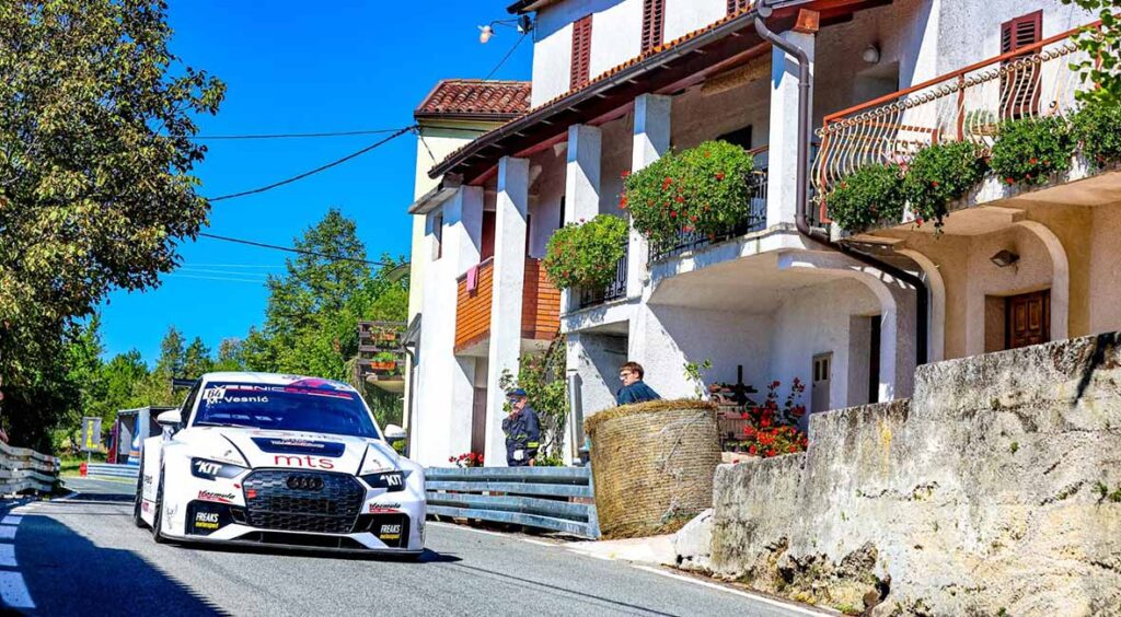 Buzet, Hrvatska, i Vesnić