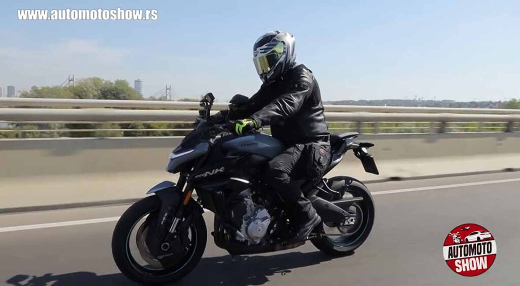 CF Moto 675 NK, podesivo sedište