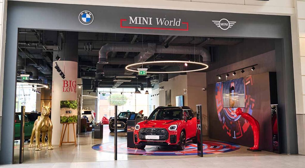 MINI World