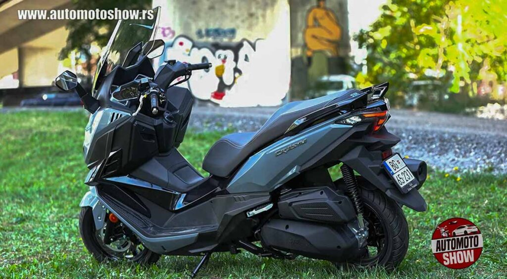 SYM CRUiSYM 300, kralj bulevara