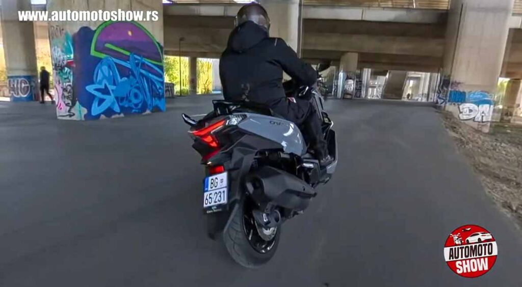 SYM CRUiSYM 300, agresivan dizajn