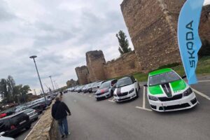 Skup ljubitelja Škoda vozila u Smederevu: Strast prema automobilima na delu