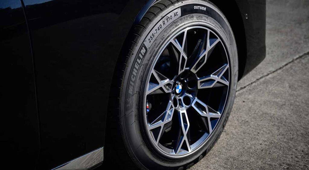 BMW toÄkovi sa zimskim pneumaticima