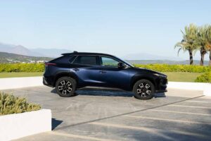 Nova Toyota bZ4X: više snage, veća efikasnost i ozbiljno unapređenje udobnosti
